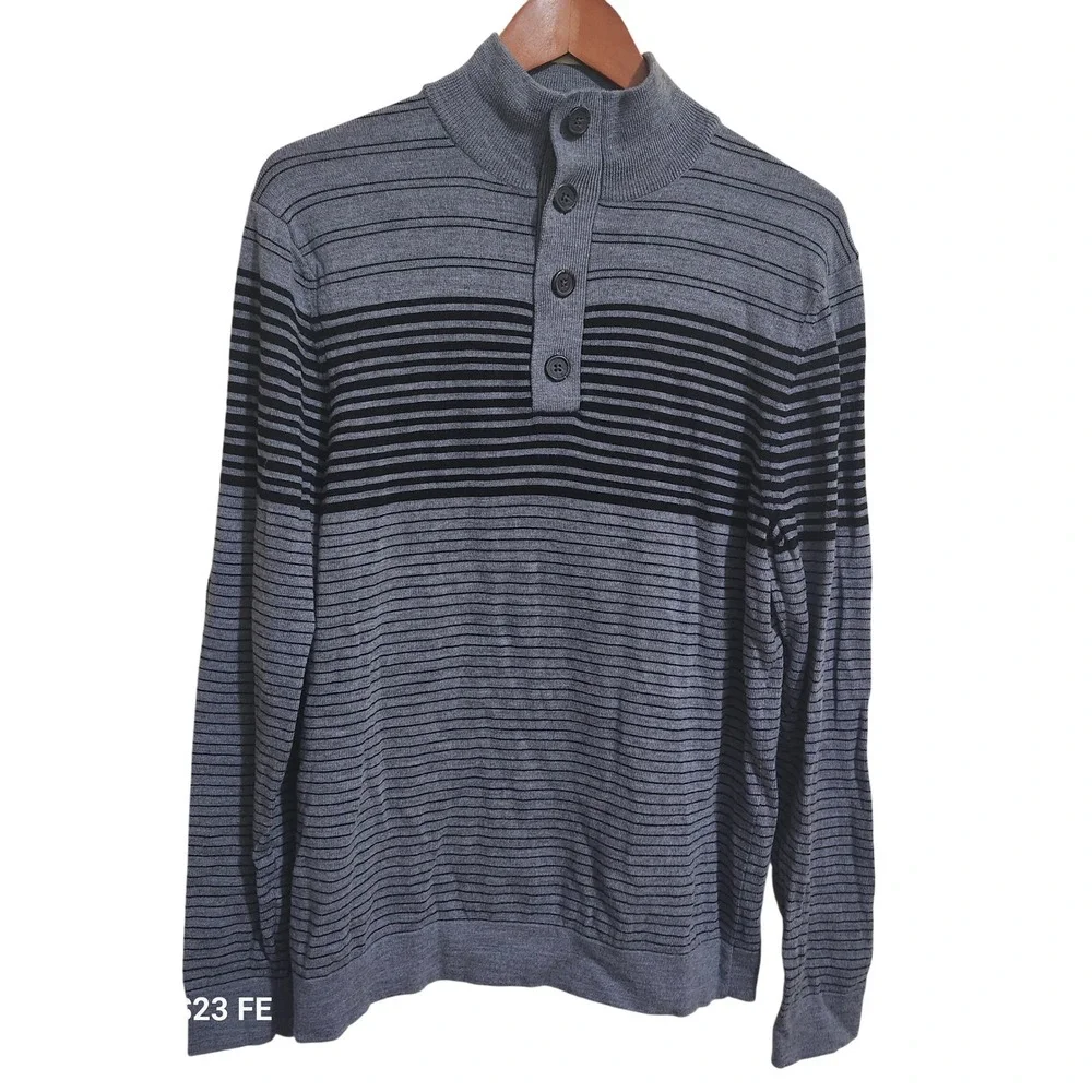 Banana Republic Men's Merino Wool Striped Mock‎ Neck Button Sweater Size L